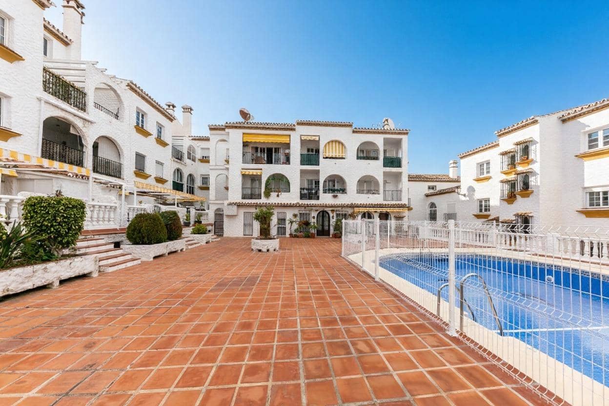 2 bedroom Penthouse for sale in Benalmadena with pool garage - € 285,000 (Ref: 9513420)