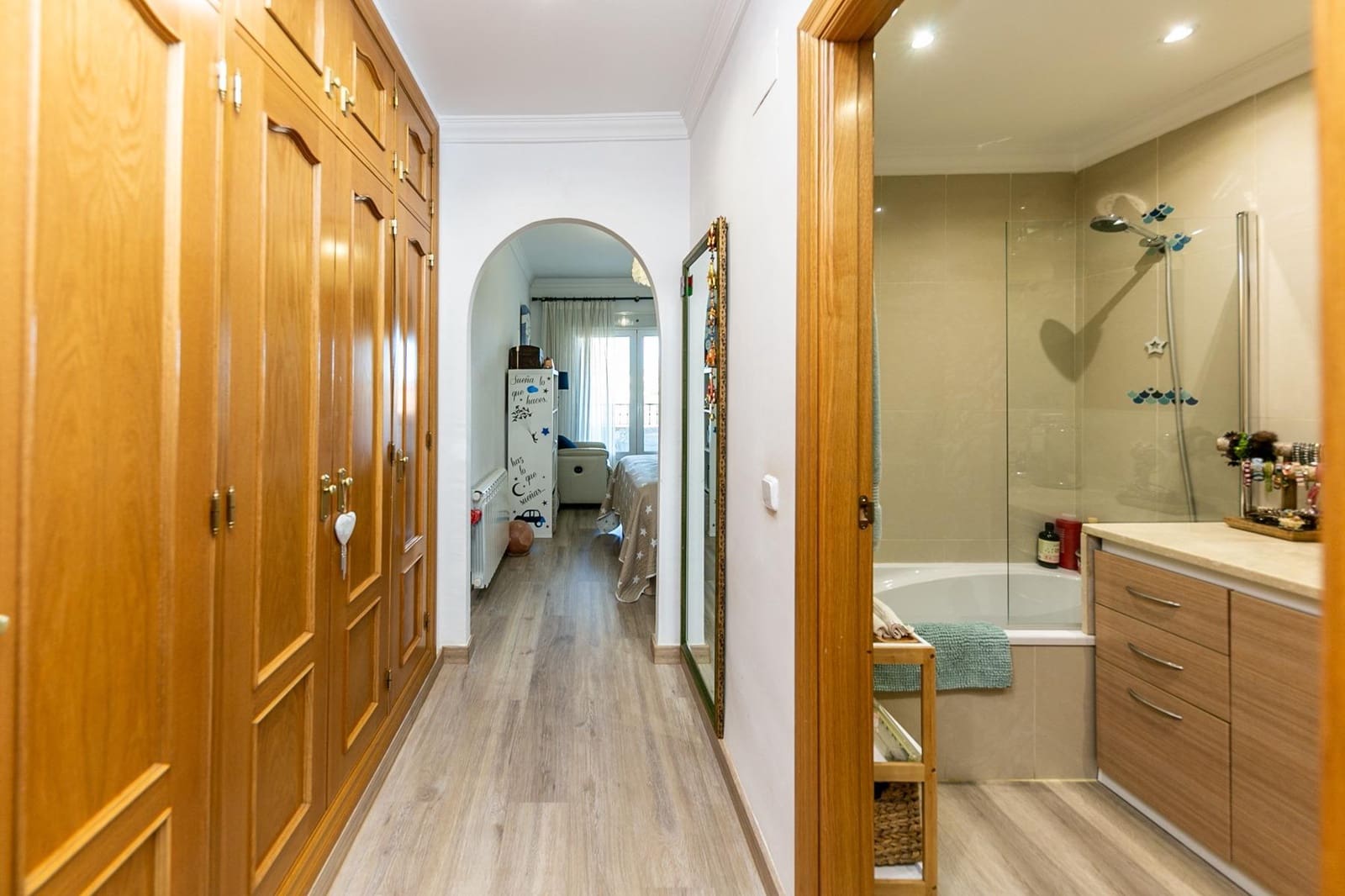 2 soverom Leilighet til salgs i La Cala Hills med svømmebasseng garasje - € 360 000 (Ref: 9513421)