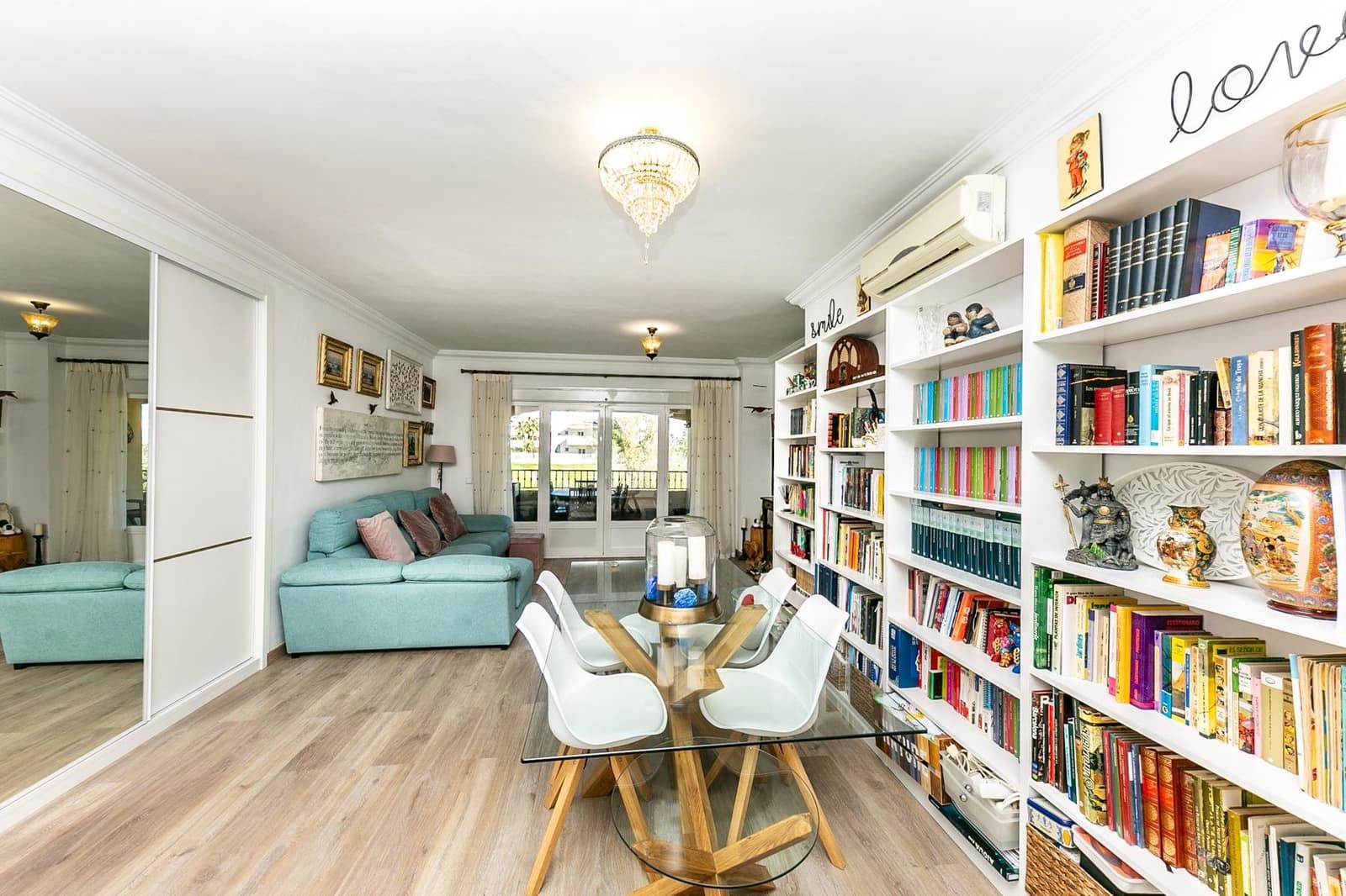 2 soverom Leilighet til salgs i La Cala Hills med svømmebasseng garasje - € 360 000 (Ref: 9513421)