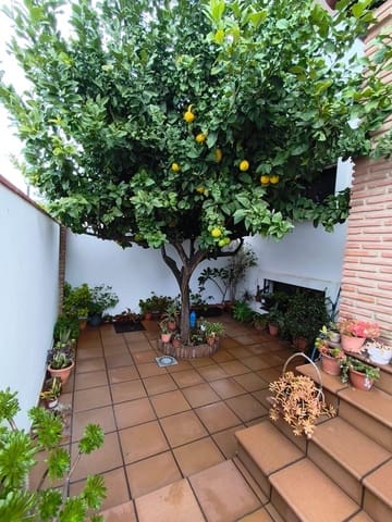 4 bedroom Villa for sale in Los Pacos, Fuengirola with garage - € 850,000 (Ref: 9518900)