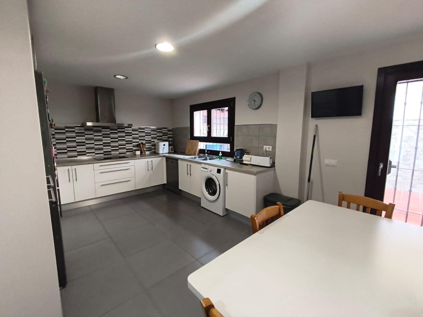 4 bedroom Villa for sale in Fuengirola with garage - € 850,000 (Ref: 9518900)