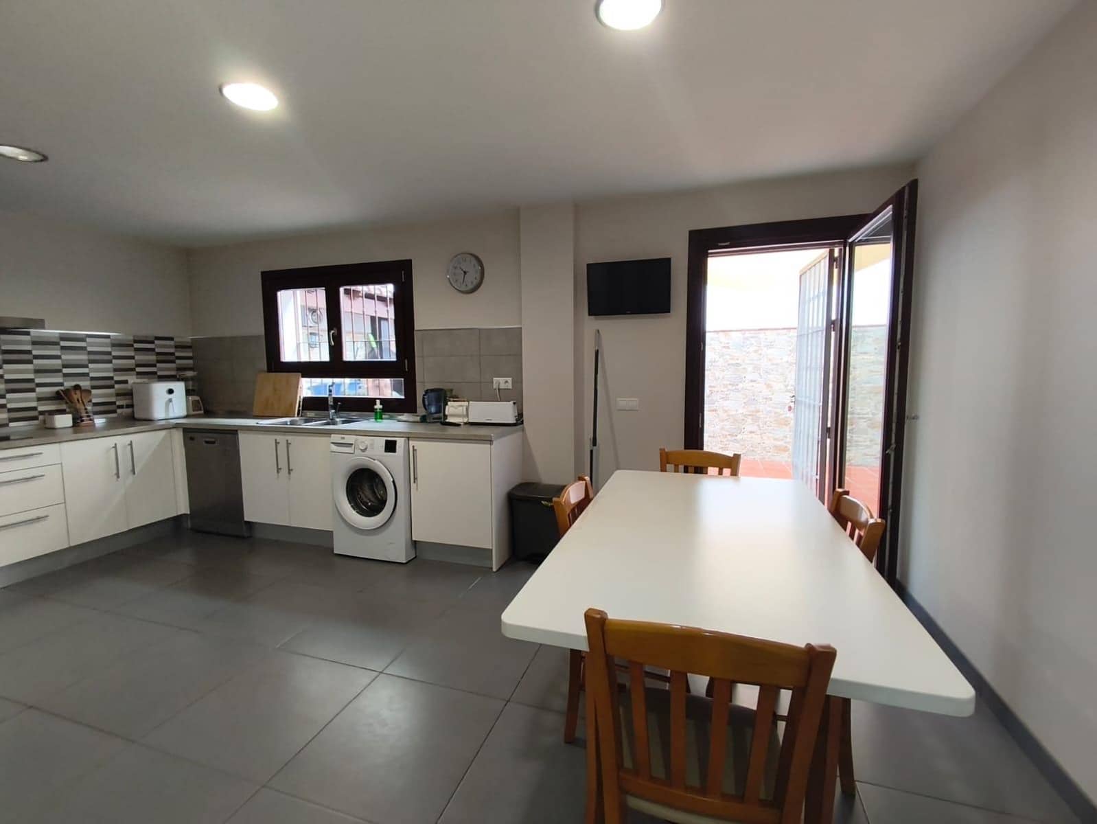 4 bedroom Villa for sale in Fuengirola with garage - € 850,000 (Ref: 9518900)