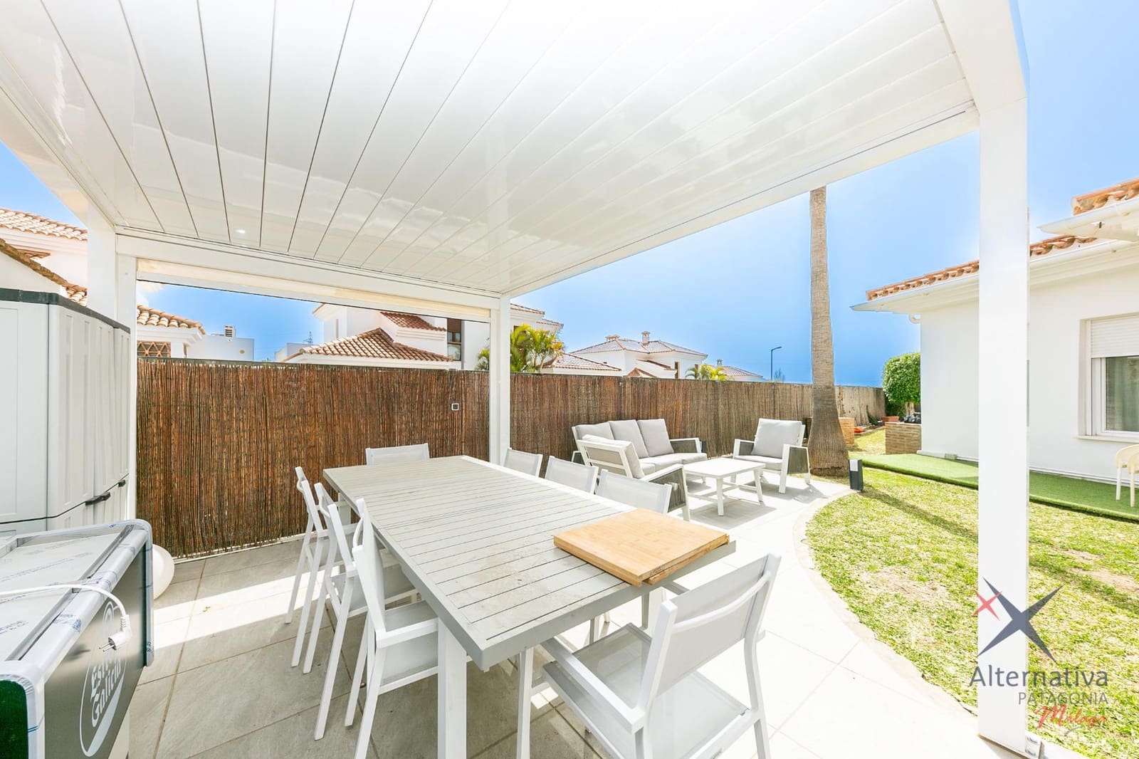 4 bedroom Semi-detached Villa for sale in Benalmadena with pool garage - € 939,000 (Ref: 9524301)