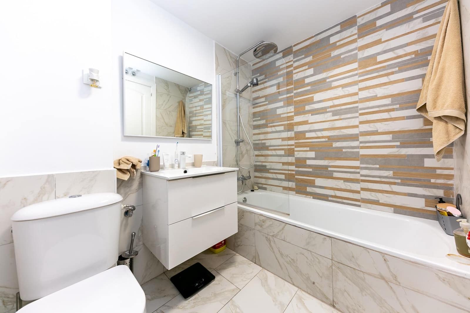 3 makuuhuone Huoneisto myytävänä paikassa Torrequebrada mukana uima-altaan 
autotalli - 400 000 € (Ref: 9537315)