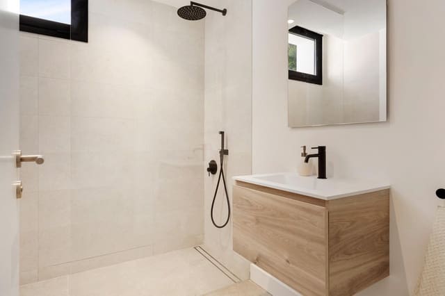 5 soverom Villa til salgs i Marbella med svømmebasseng garasje - € 3 450 000 (Ref: 9565237)