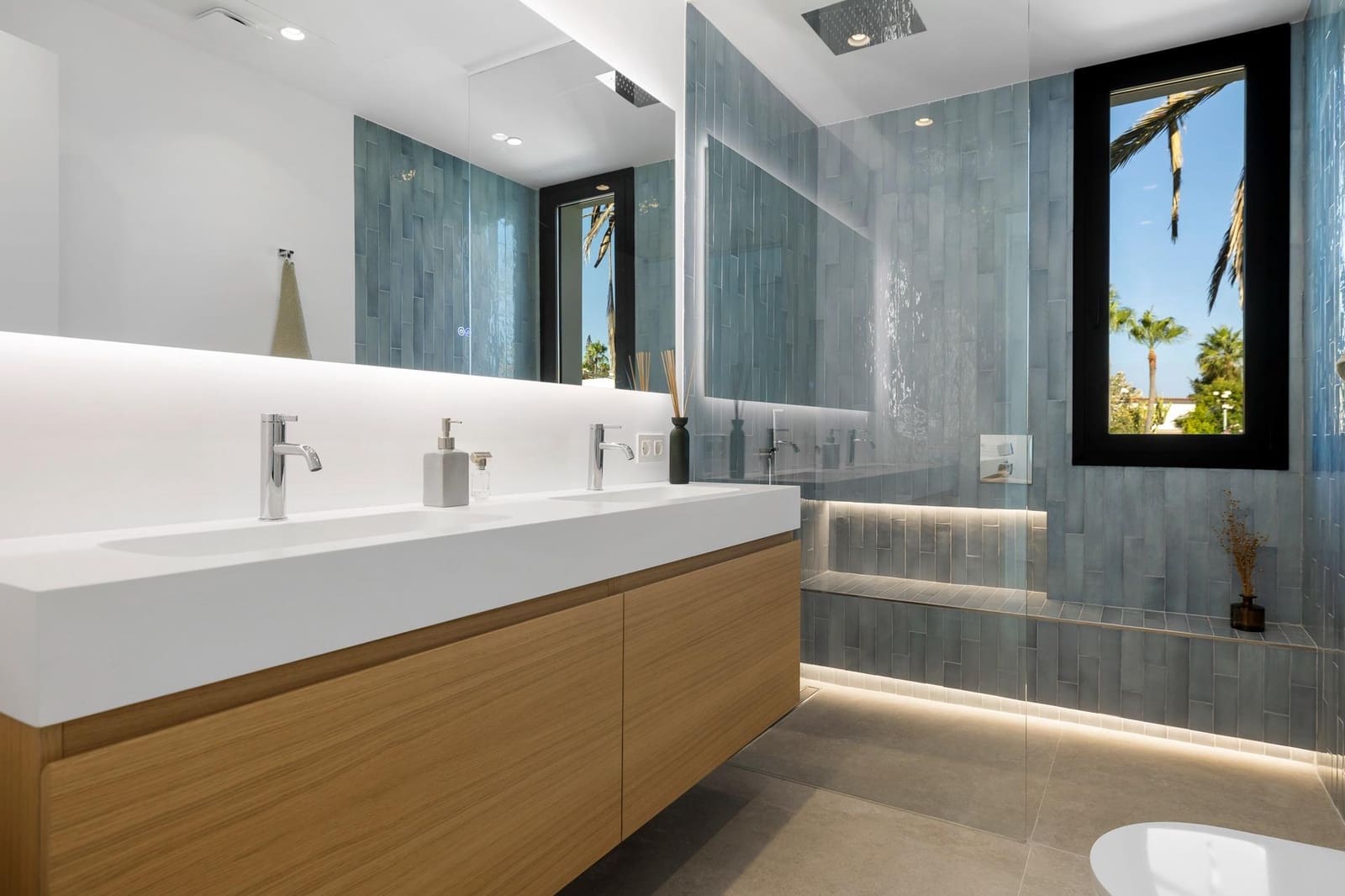 5 sypialnia Willa na sprzedaż w Marbella z basenem garażem - 3 450 000 € (Ref: 9565237)