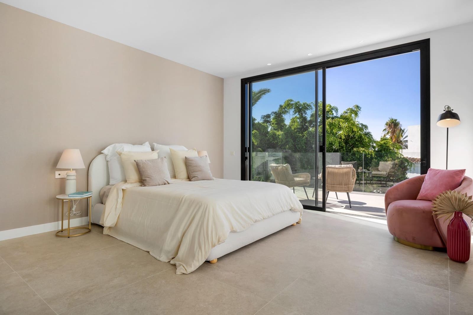 5 sypialnia Willa na sprzedaż w Marbella z basenem garażem - 3 450 000 € (Ref: 9565237)