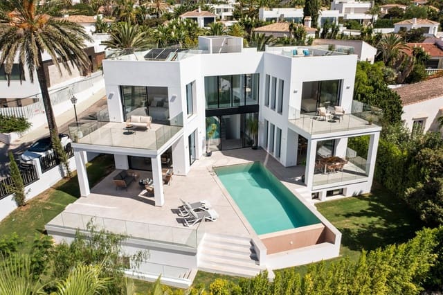 5 soverom Villa til salgs i Marbella med svømmebasseng garasje - € 3 450 000 (Ref: 9565237)