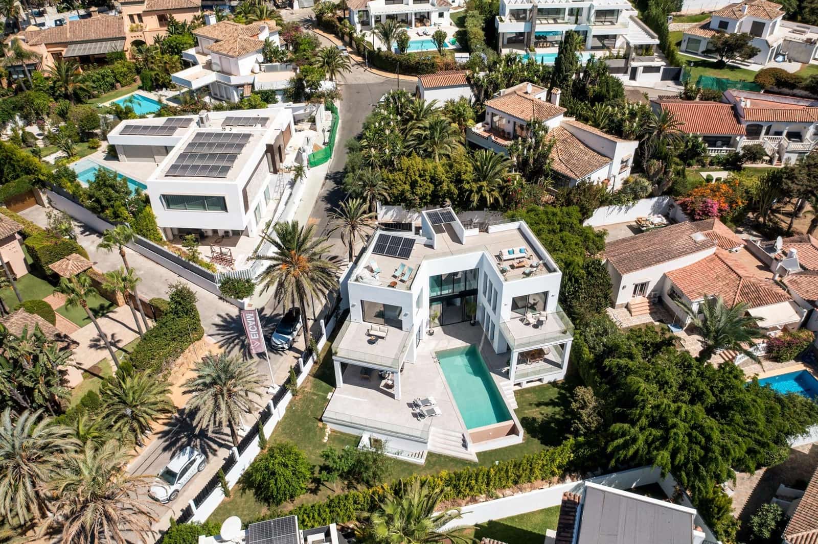 5 sypialnia Willa na sprzedaż w Marbella z basenem garażem - 3 450 000 € (Ref: 9565237)