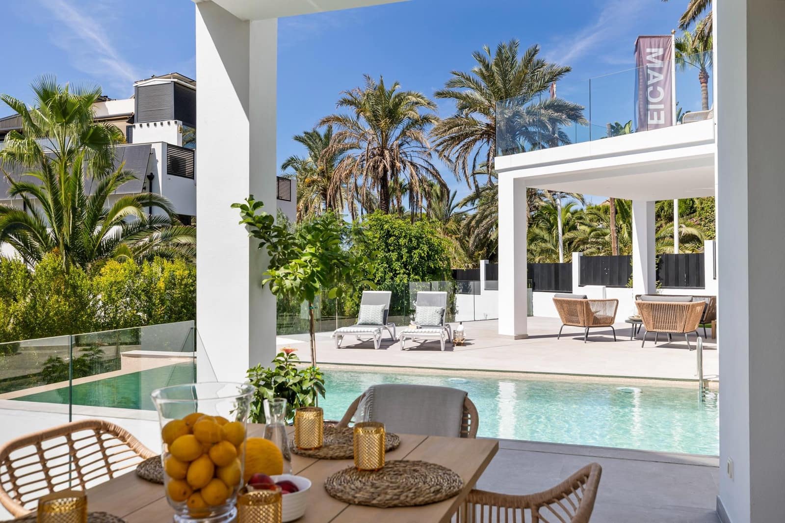 5 sypialnia Willa na sprzedaż w Marbella z basenem garażem - 3 450 000 € (Ref: 9565237)