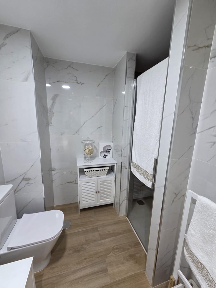 3 bedroom Apartment for sale in Fuengirola with pool garage - € 380,000 (Ref: 9619220)