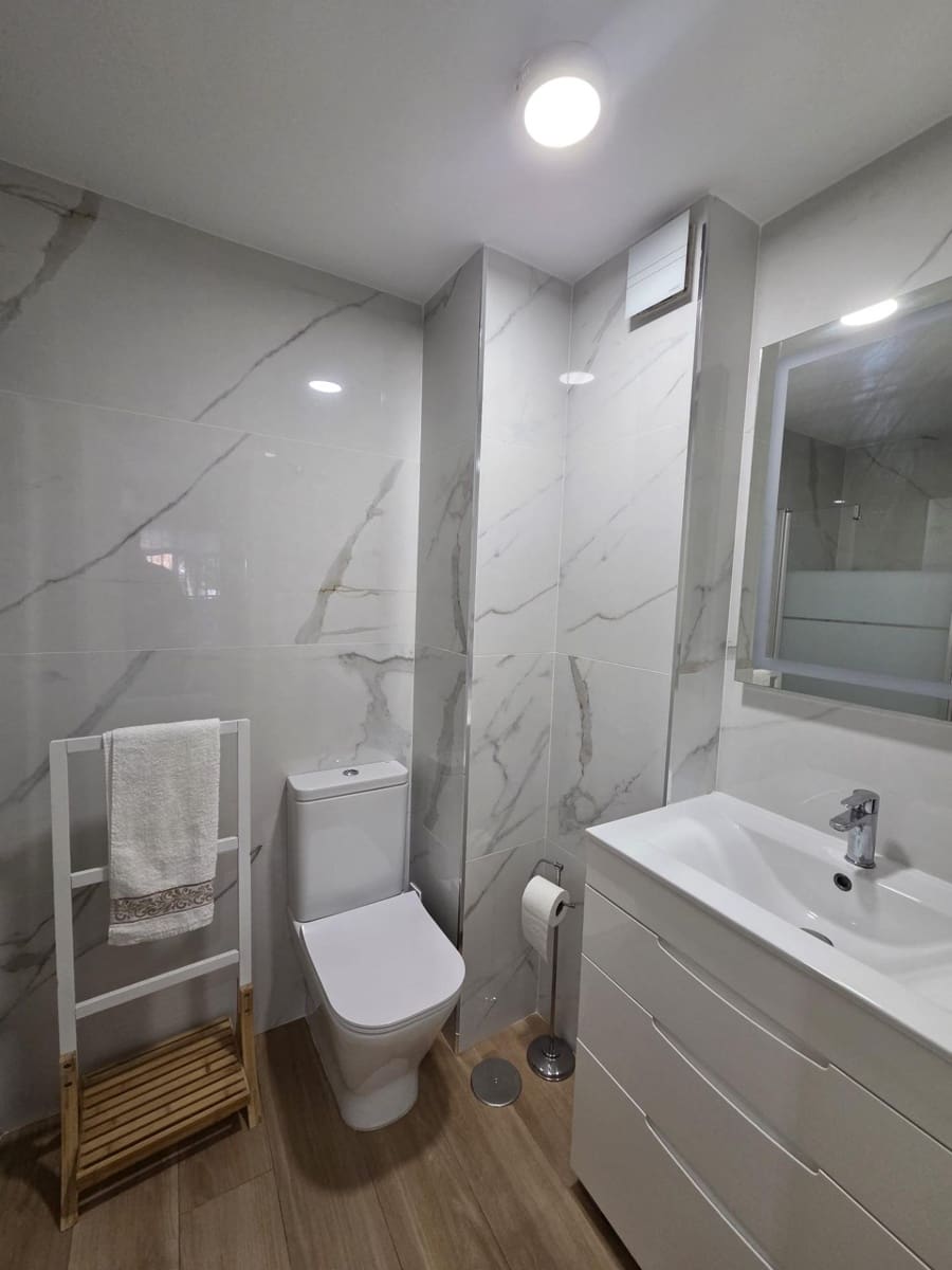 3 bedroom Apartment for sale in Fuengirola with pool garage - € 380,000 (Ref: 9619220)