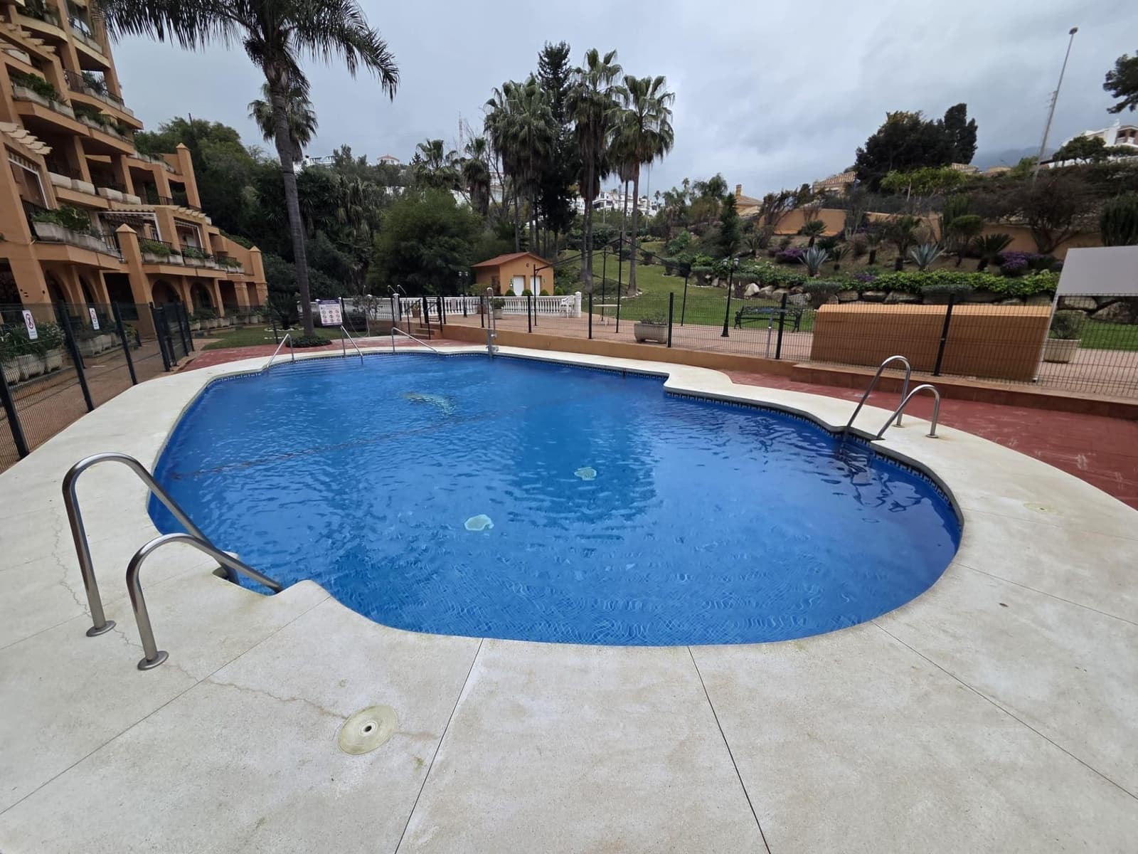 3 bedroom Apartment for sale in Fuengirola with pool garage - € 380,000 (Ref: 9619220)