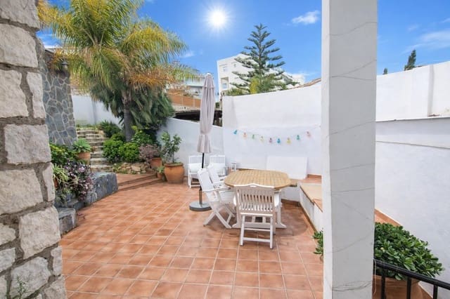 3 bedroom Villa for sale in Fuengirola with pool garage - € 599,900 (Ref: 9619221)