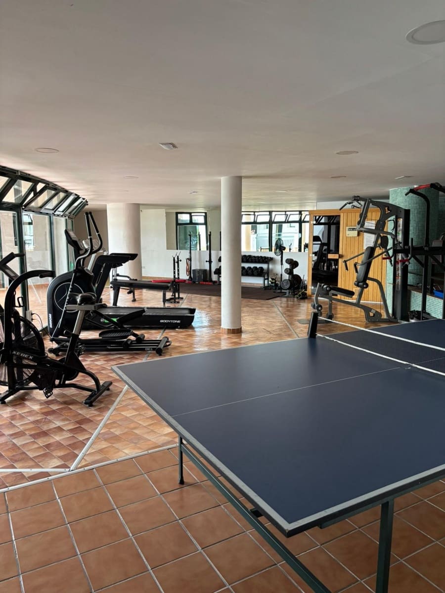 2 bedroom Apartment for sale in Fuengirola with pool garage - € 299,000 (Ref: 9634257)