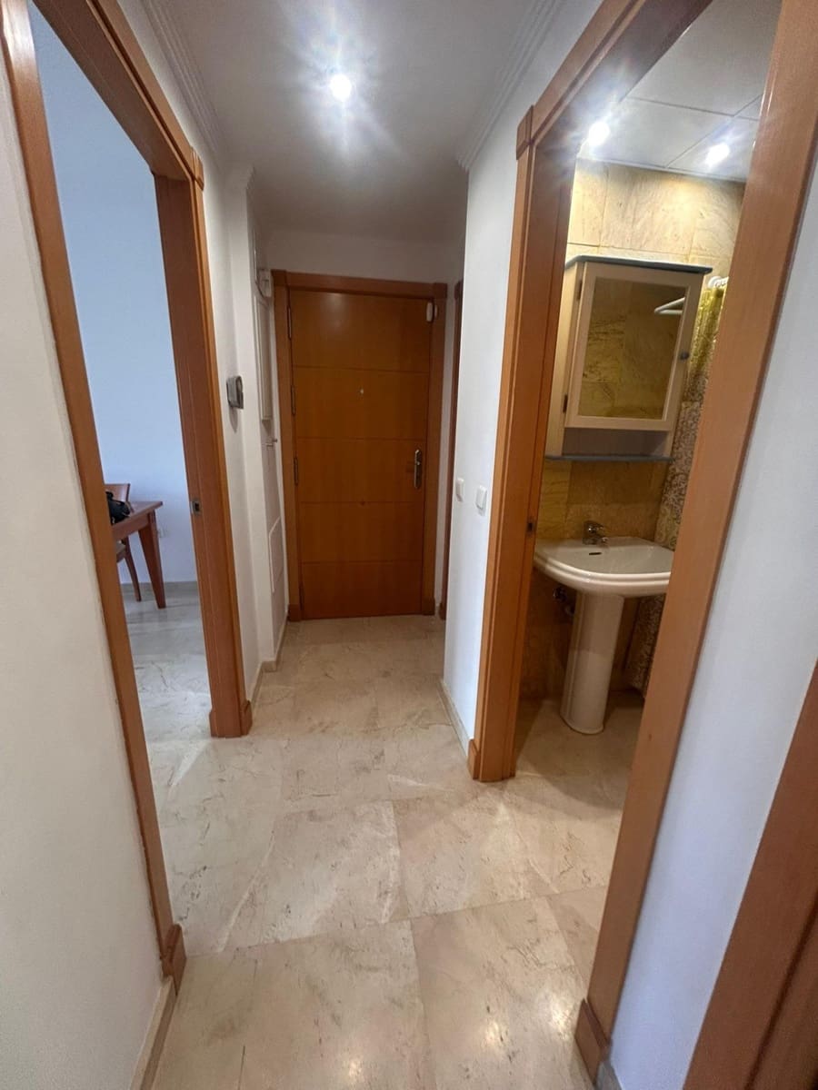 Apartamento de 2 habitaciones en Benalmádena en venta con piscina garaje - 325.000 € (Ref: 9686423)