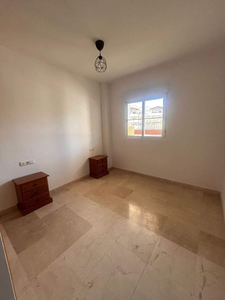 Apartamento de 2 habitaciones en Benalmádena en venta con piscina garaje - 325.000 € (Ref: 9686423)