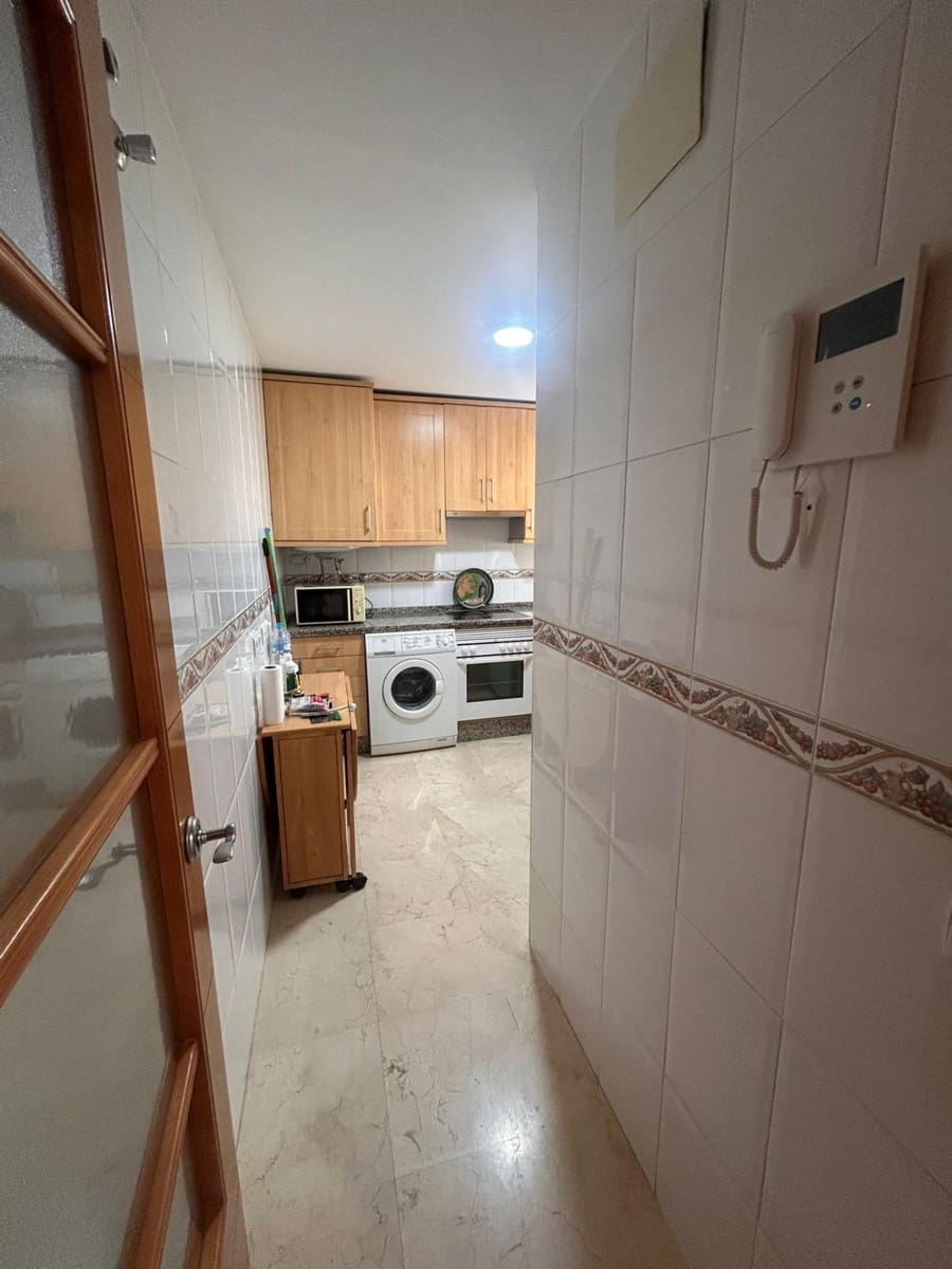 Apartamento de 2 habitaciones en Benalmádena en venta con piscina garaje - 325.000 € (Ref: 9686423)