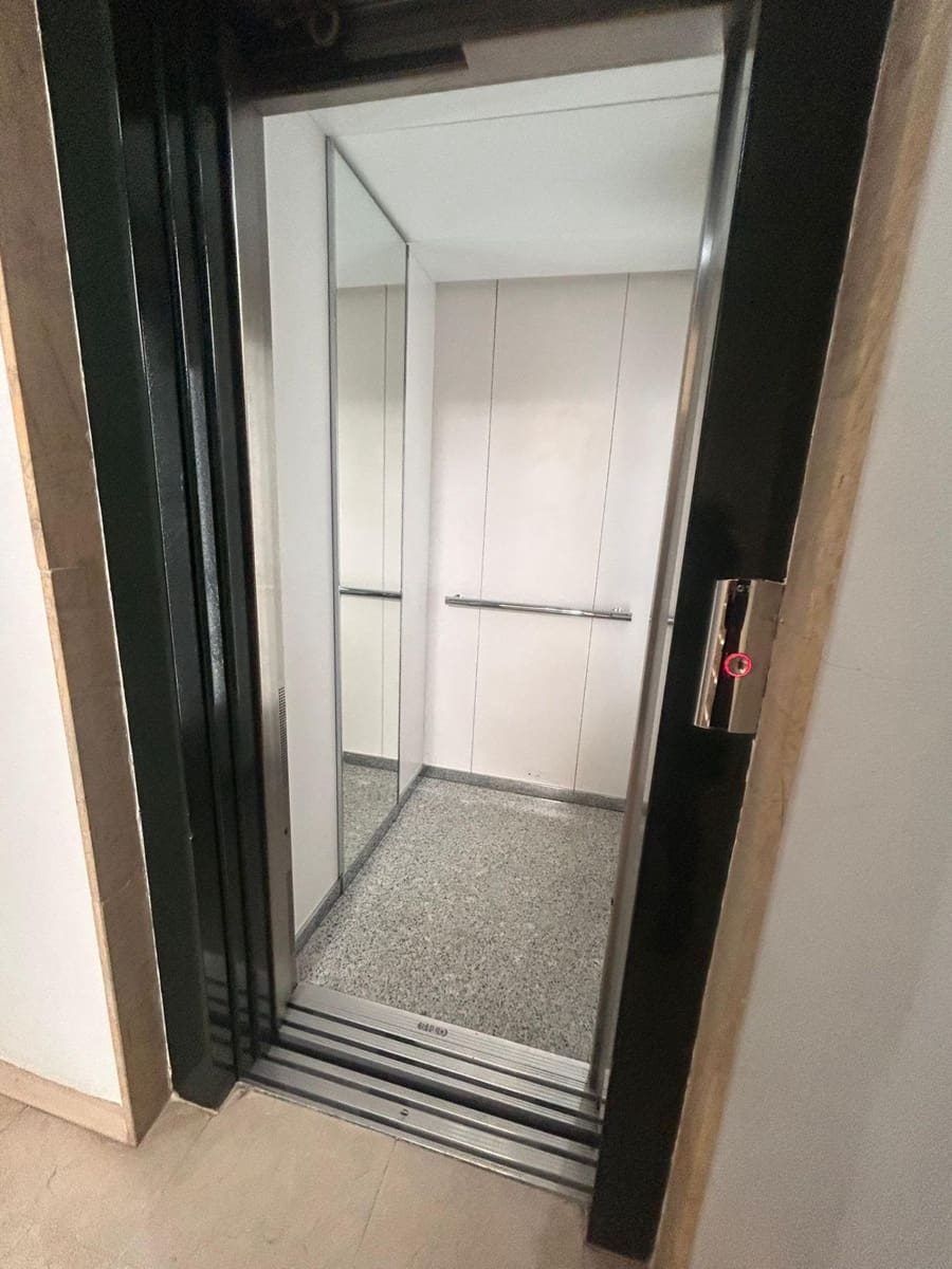 Apartamento de 2 habitaciones en Benalmádena en venta con piscina garaje - 325.000 € (Ref: 9686423)