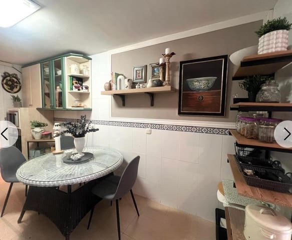 3 makuuhuone Huoneisto myytävänä paikassa Los Boliches , Fuengirola mukana uima-altaan 
autotalli - 429 000 € (Ref: 9690598)