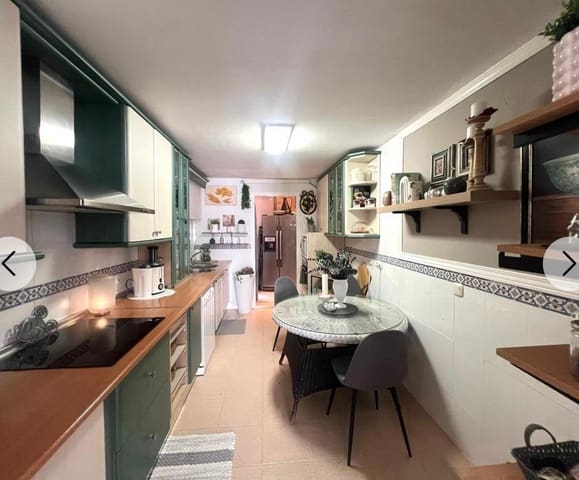 3 makuuhuone Huoneisto myytävänä paikassa Los Boliches , Fuengirola mukana uima-altaan 
autotalli - 429 000 € (Ref: 9690598)