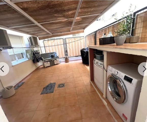 3 makuuhuone Huoneisto myytävänä paikassa Los Boliches , Fuengirola mukana uima-altaan 
autotalli - 429 000 € (Ref: 9690598)