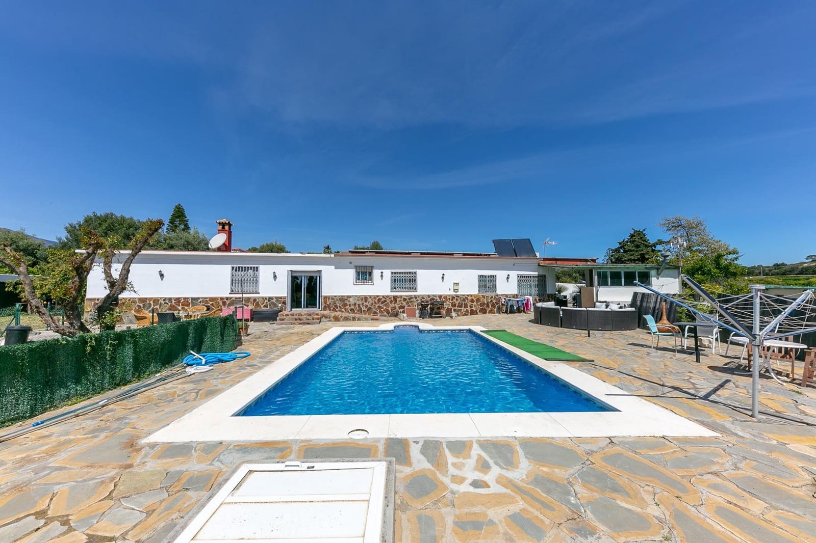 10 bedroom Finca/Country House for sale in El Padron with pool - € 750,000 (Ref: 9738564)