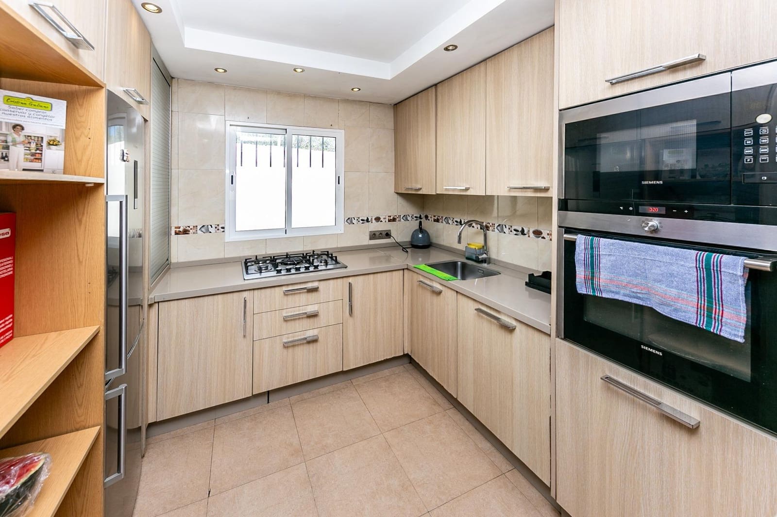 10 bedroom Finca/Country House for sale in El Padron with pool - € 750,000 (Ref: 9738564)