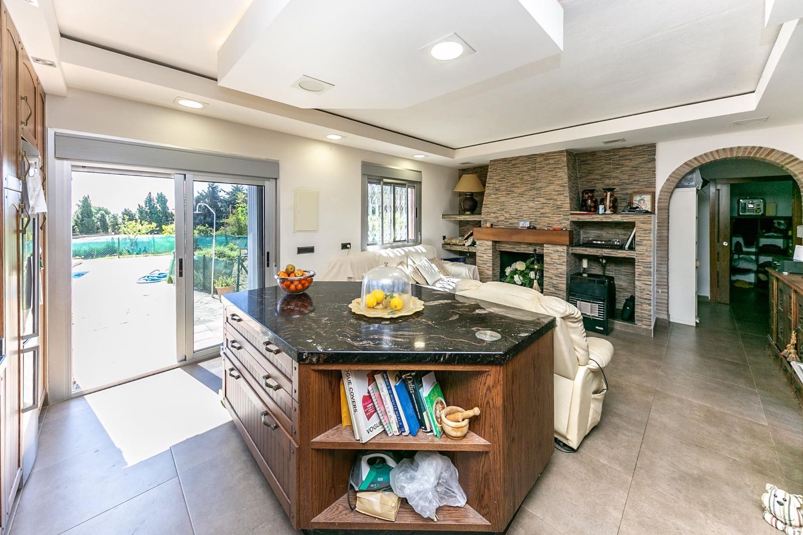 10 bedroom Finca/Country House for sale in El Padron with pool - € 750,000 (Ref: 9738564)