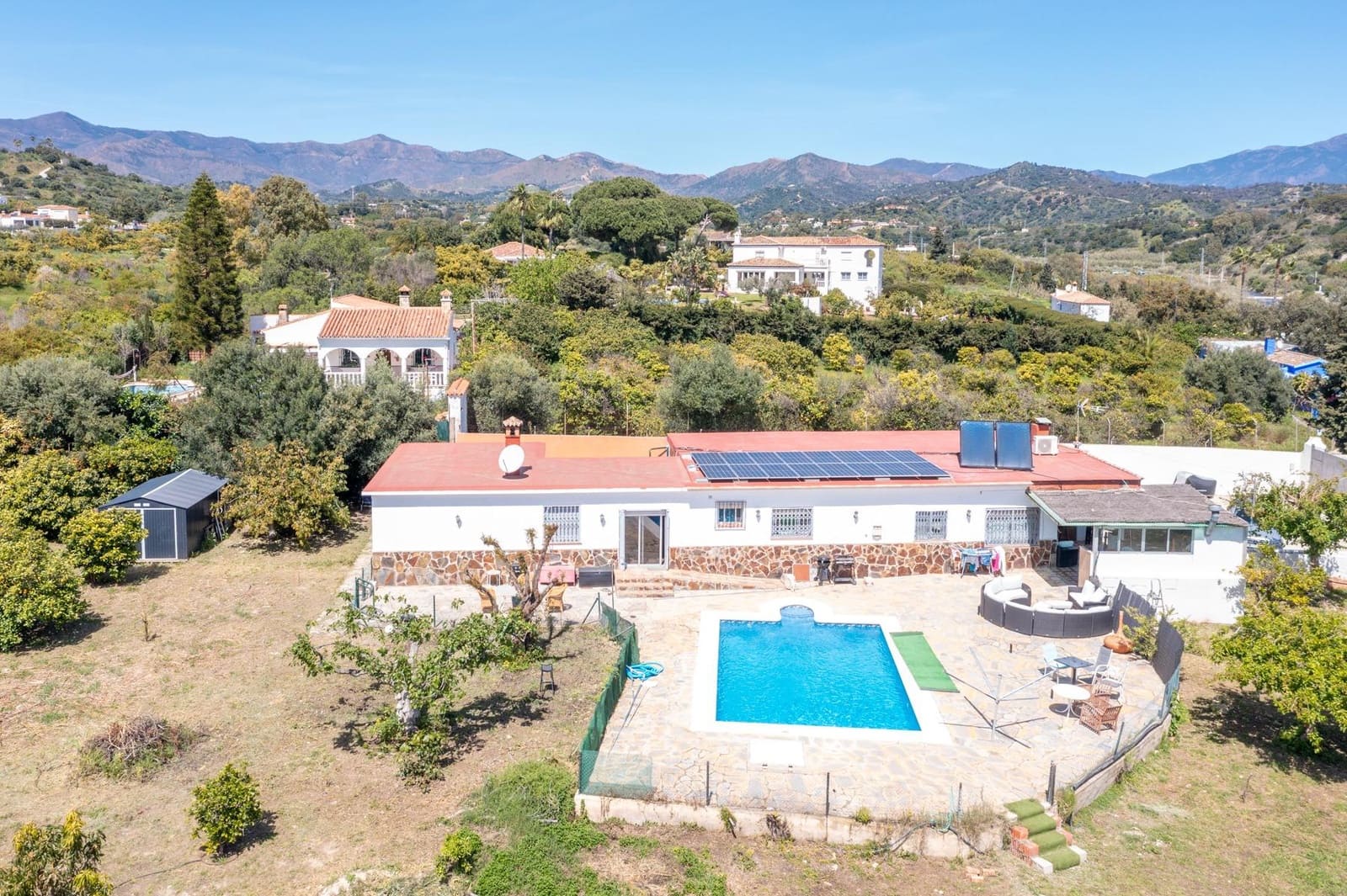 10 bedroom Finca/Country House for sale in El Padron with pool - € 750,000 (Ref: 9738564)