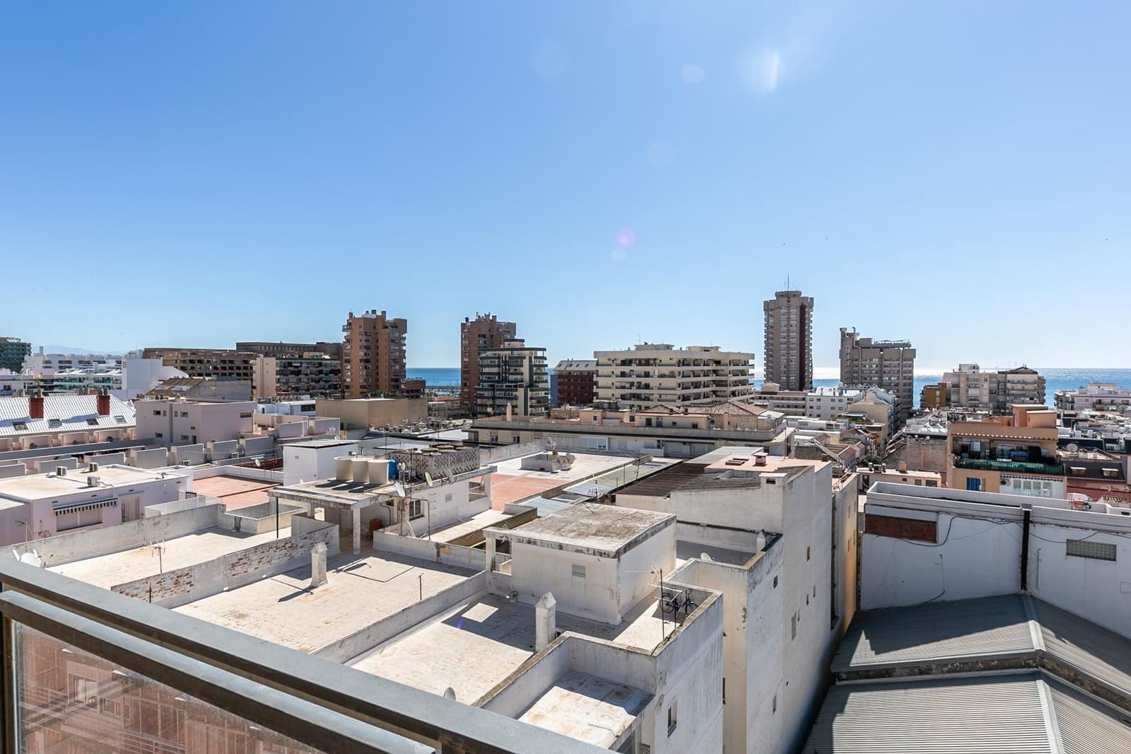 3 slaapkamer Flat te koop in Fuengirola - € 370.000 (Ref: 9797081)