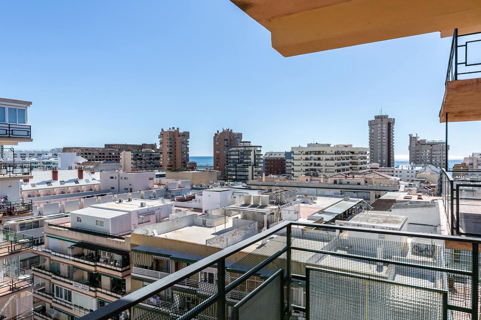 3 slaapkamer Flat te koop in Fuengirola - € 370.000 (Ref: 9797081)