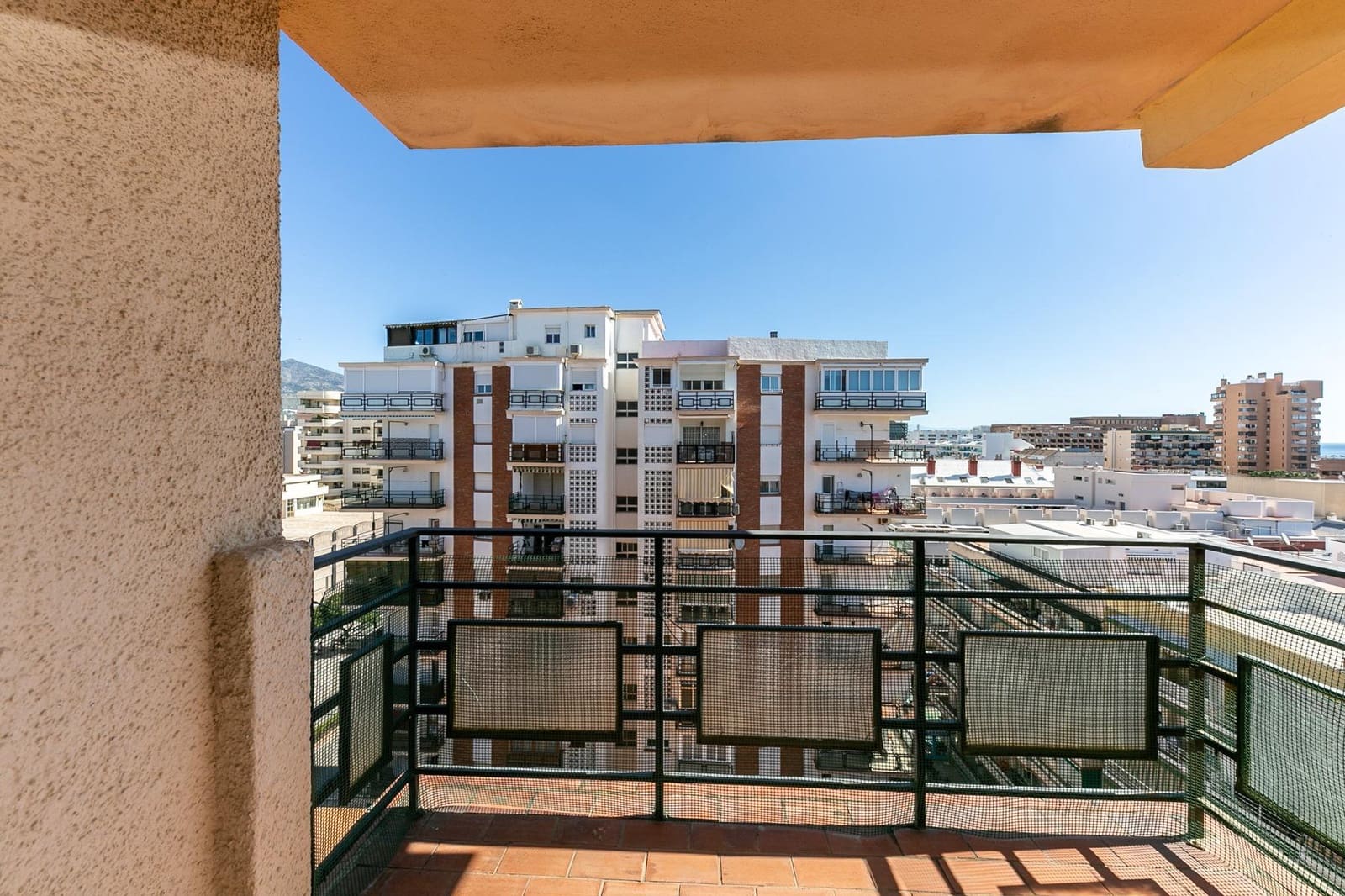 3 slaapkamer Flat te koop in Fuengirola - € 370.000 (Ref: 9797081)