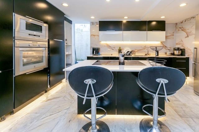 4 makuuhuone Omakotitalo myytävänä paikassa Arroyo de la Miel, Benalmádena - 600 000 € (Ref: 9797100)