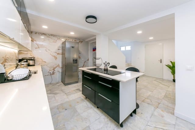 4 makuuhuone Omakotitalo myytävänä paikassa Arroyo de la Miel, Benalmádena - 600 000 € (Ref: 9797100)