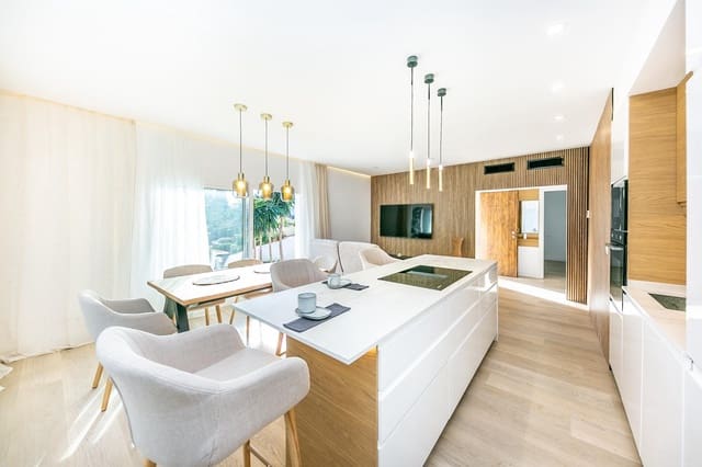 4 chambre Villa/Maison à vendre à Fuengirola avec piscine garage - 749 000 € (Ref: 9797101)