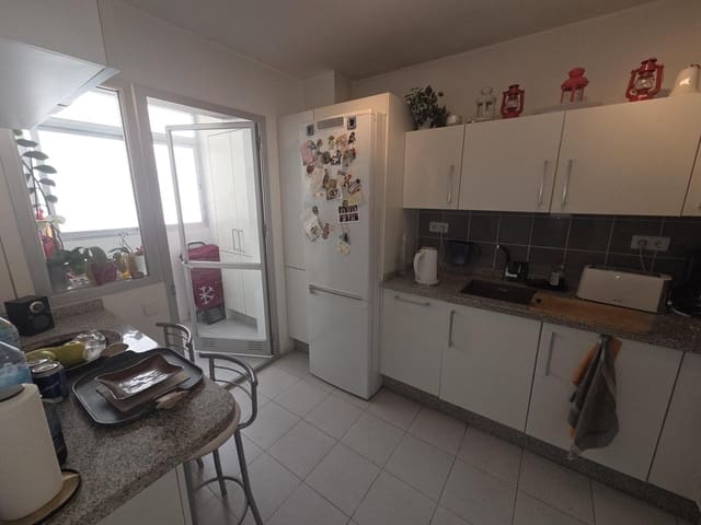 3 bedroom Apartment for sale in Fuengirola with garage - € 399,000 (Ref: 9818211)