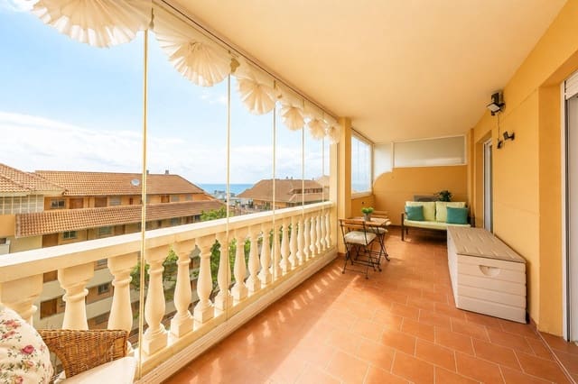 2 slaapkamer Flat te koop in Carvajal, Fuengirola met garage - € 360.000 (Ref: 9826659)