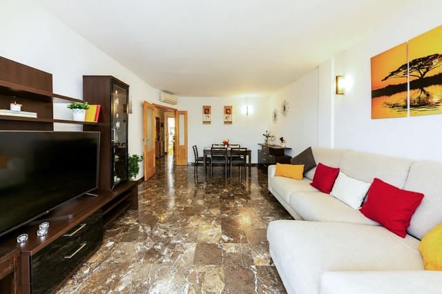 2 slaapkamer Flat te koop in Carvajal, Fuengirola met garage - € 360.000 (Ref: 9826659)