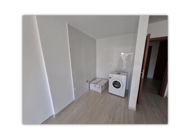 1 bedroom Apartment for sale in Los Boliches , Fuengirola with pool garage - € 335,000 (Ref: 9836665)