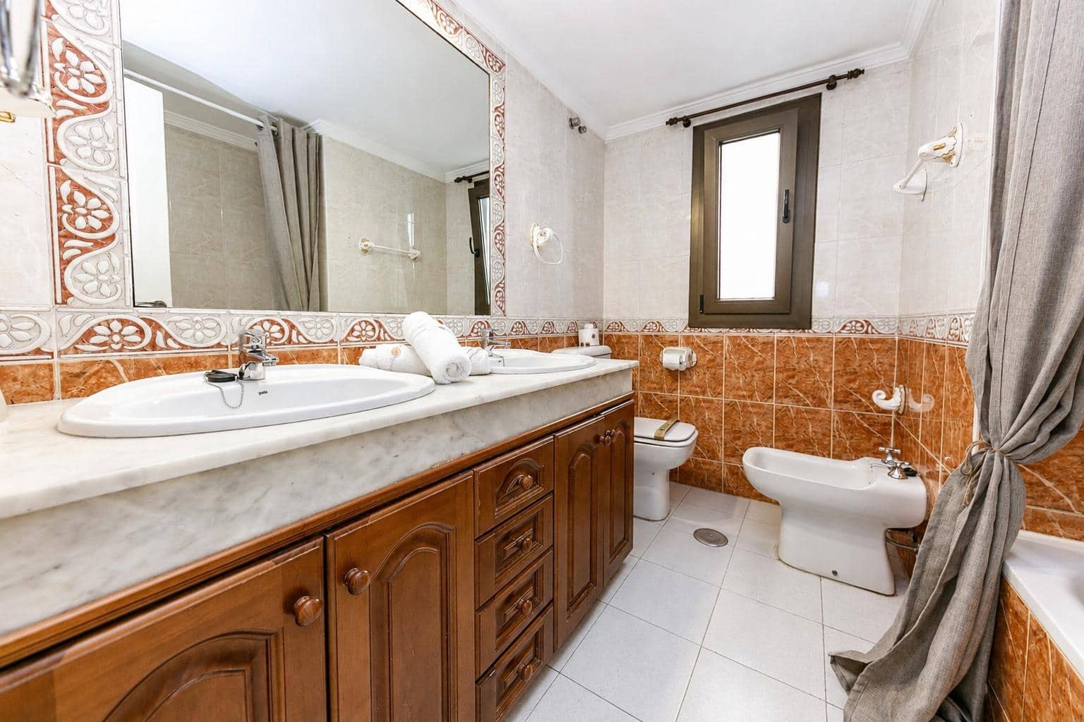 3 slaapkamer Appartement te koop in Fuengirola met garage - € 319.000 (Ref: 9851755)
