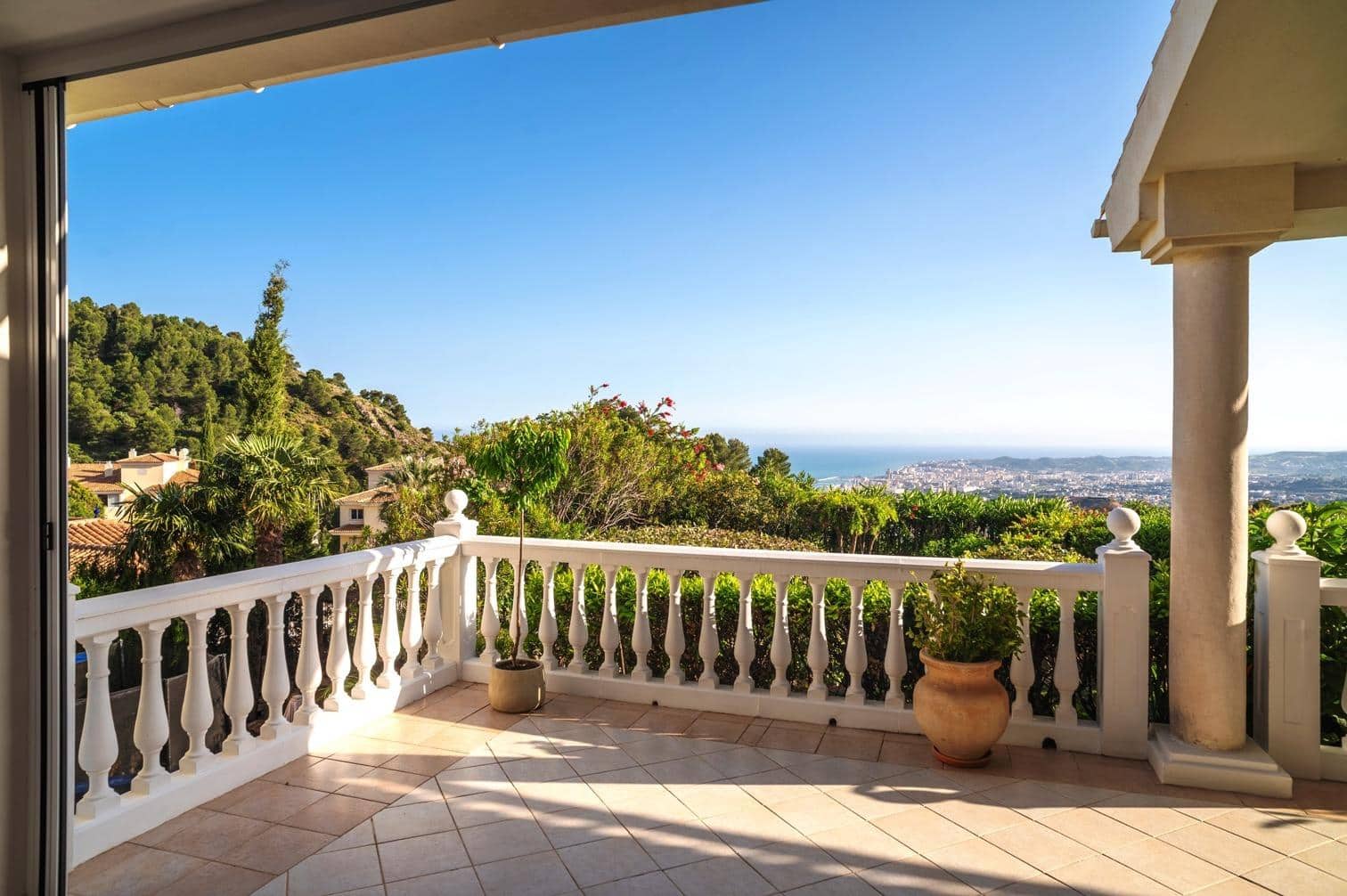 6 bedroom Villa for sale in Mijas with pool garage - € 2,750,000 (Ref: 9867025)