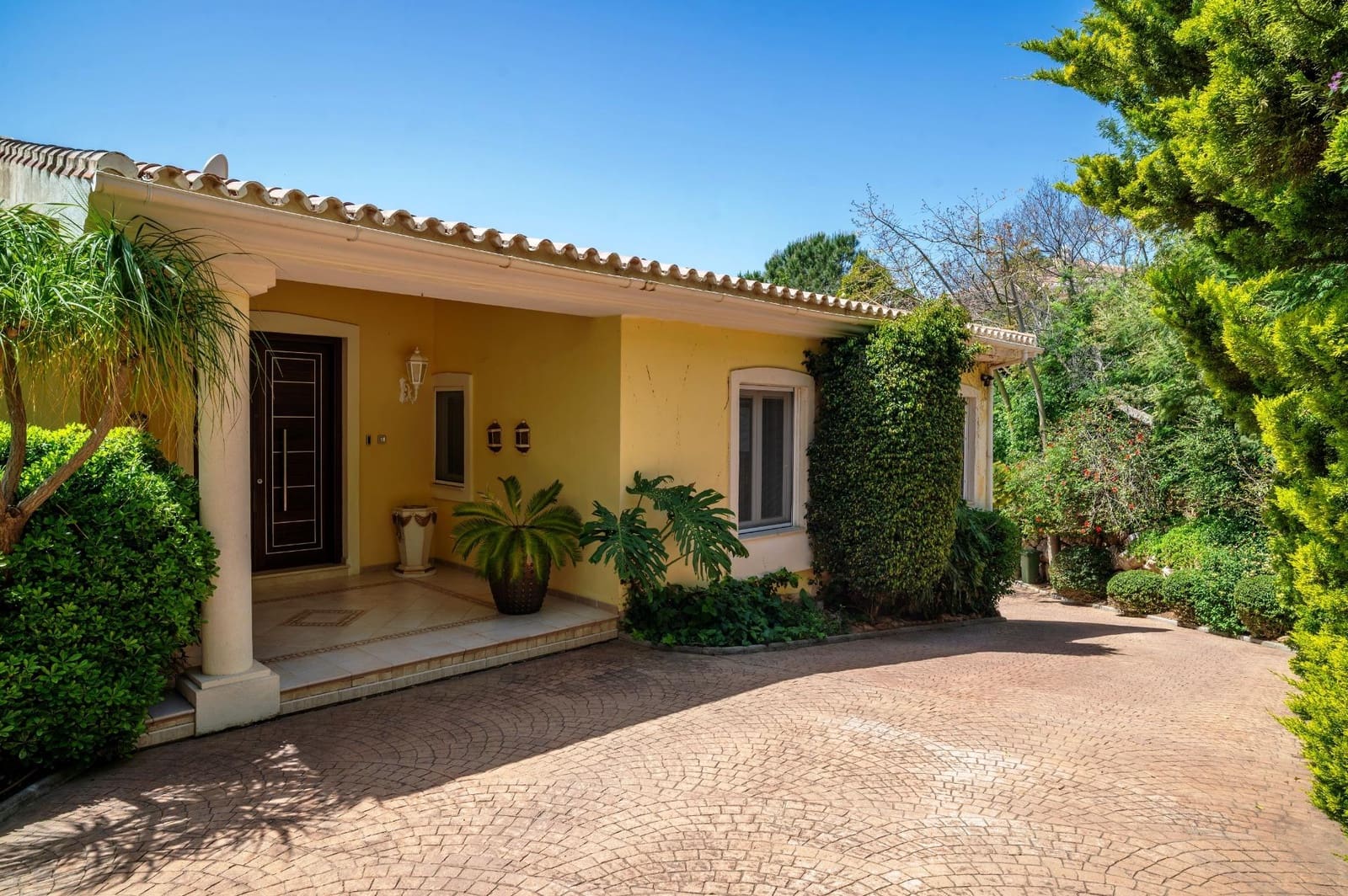 6 bedroom Villa for sale in Mijas with pool garage - € 2,750,000 (Ref: 9867025)