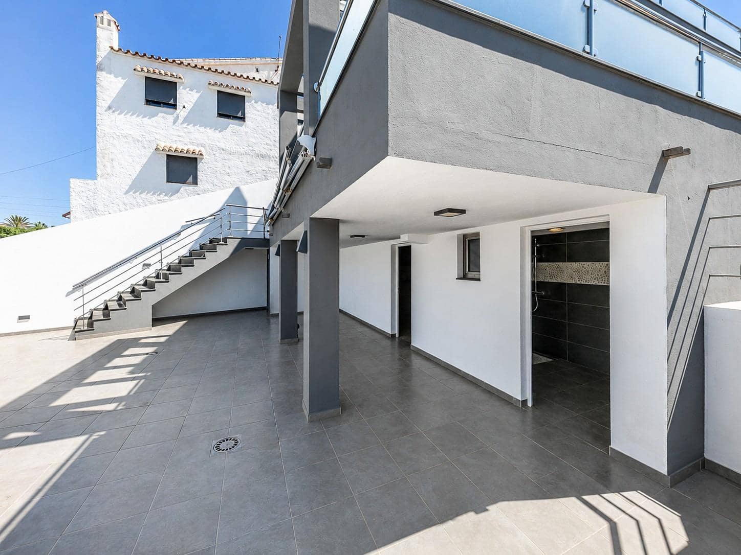 3 makuuhuone Paritalo myytävänä paikassa Mijas mukana uima-altaan 
autotalli - 649 000 € (Ref: 9884803)