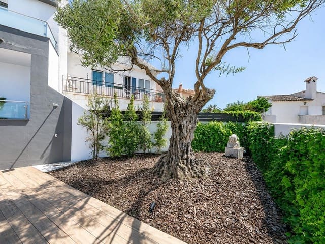 3 slaapkamer Halfvrijstaande villa te koop in Mijas met zwembad garage - € 649.000 (Ref: 9884803)