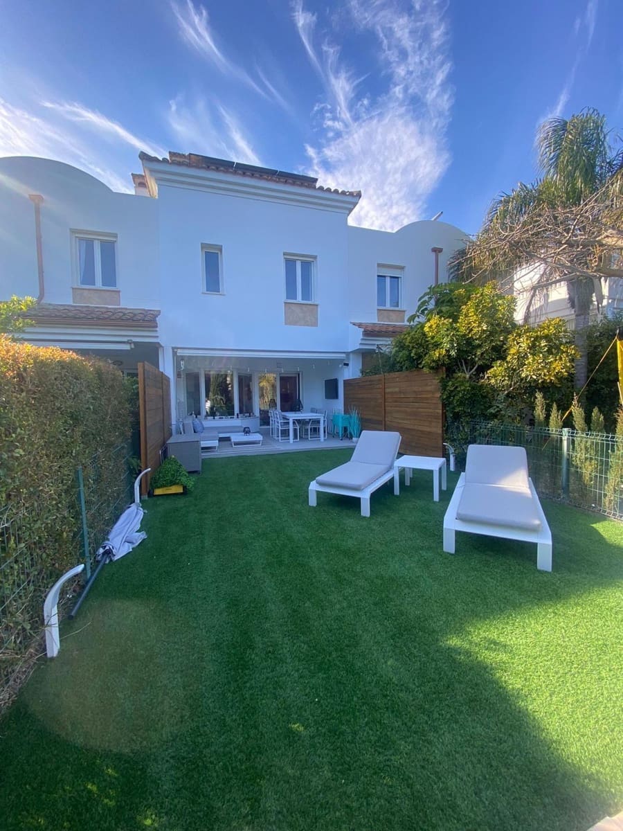 3 chambre Bungalow à vendre à Benalmadena avec piscine - 790 000 € (Ref: 9893866)