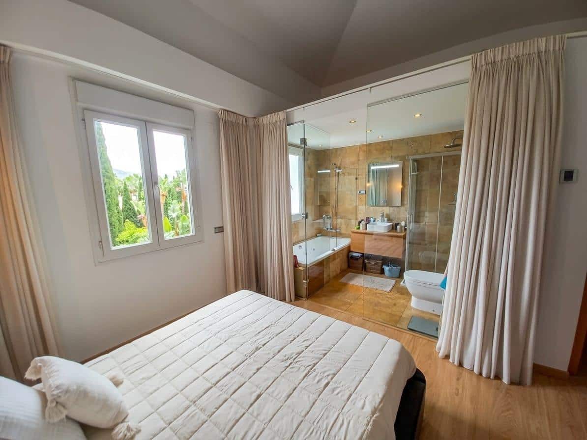 3 bedroom Semi-detached Villa for sale in Benalmadena with pool - € 790,000 (Ref: 9893866)