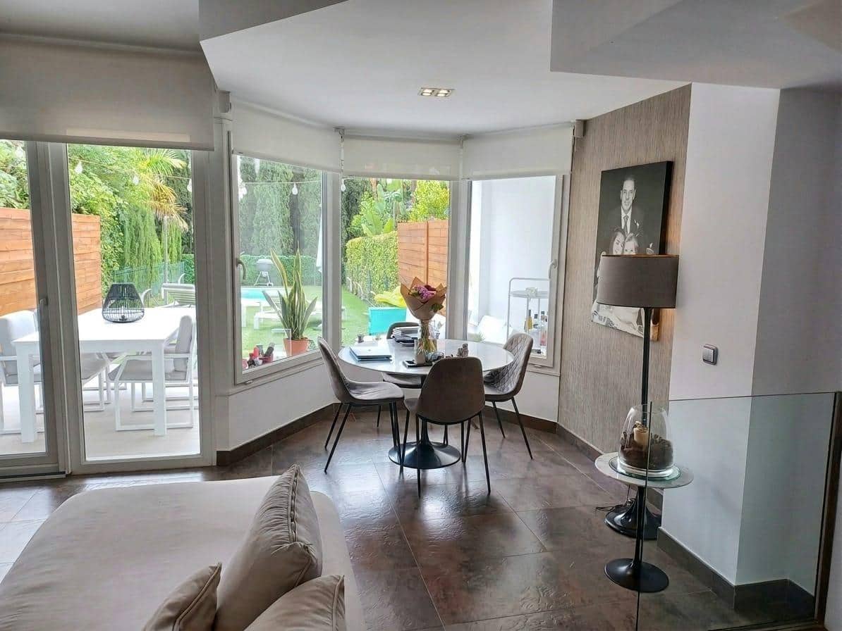 3 bedroom Semi-detached Villa for sale in Benalmadena with pool - € 790,000 (Ref: 9893866)
