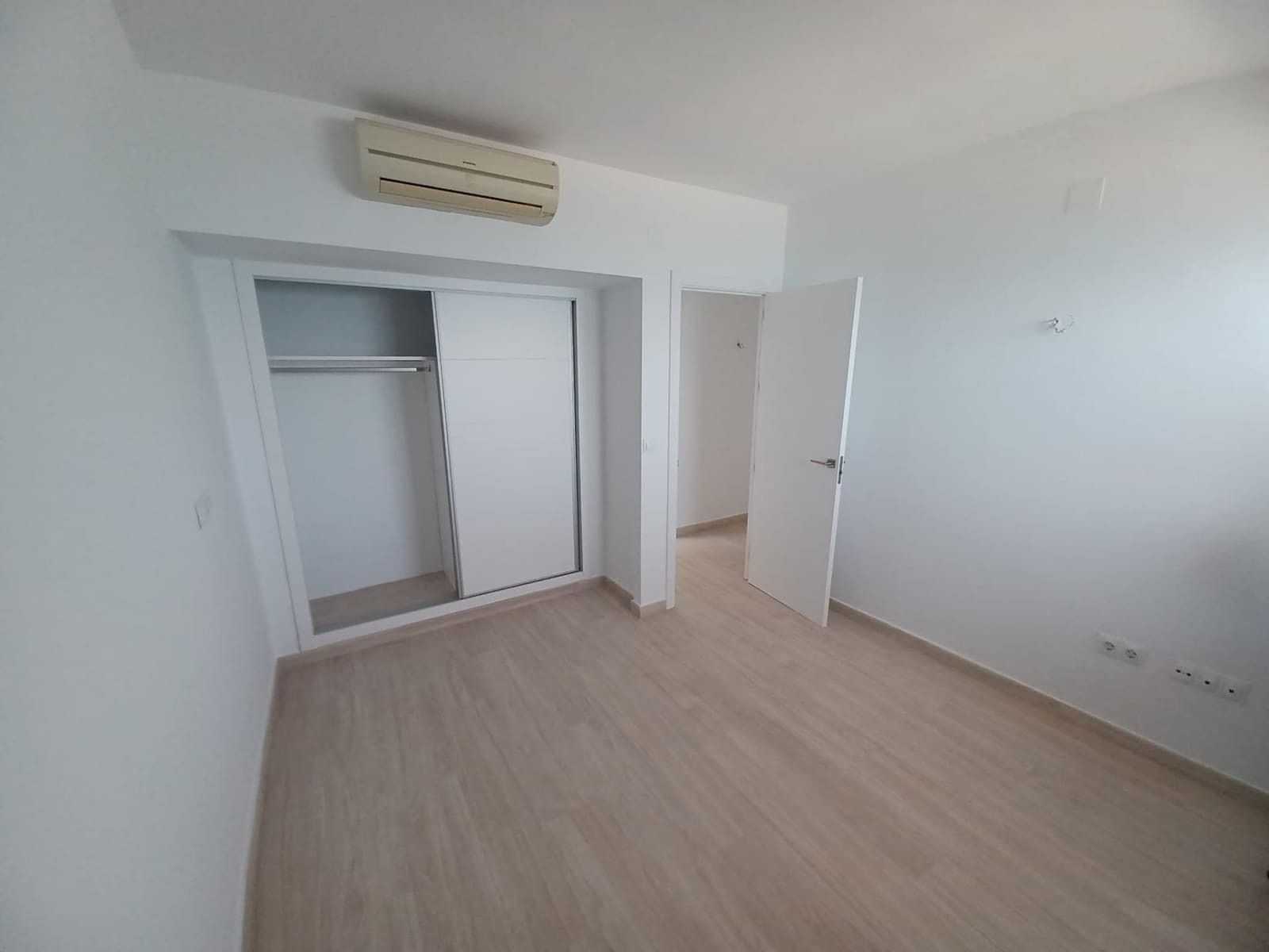 2 makuuhuone Asunto myytävänä paikassa Fuengirola mukana 
autotalli - 600 000 € (Ref: 9903933)
