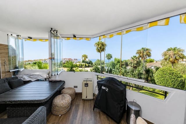 2 bedroom Apartment for sale in Sitio de Calahonda, Mijas with pool - € 345,000 (Ref: 9962705)